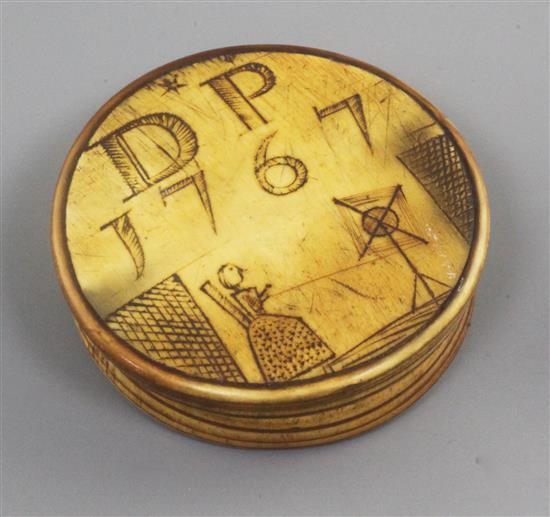 A George III horn snuff box, 3in.